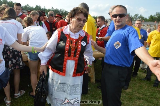 Światowy Zlot Młodzieży Kurpiowskiej - rekord Guinnessa [24.07.2016] - zdjęcie #31 - eOstroleka.pl