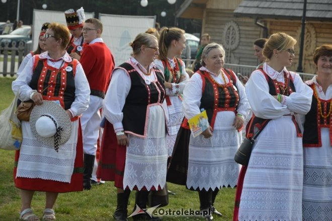 Światowy Zlot Młodzieży Kurpiowskiej - rekord Guinnessa [24.07.2016] - zdjęcie #23 - eOstroleka.pl