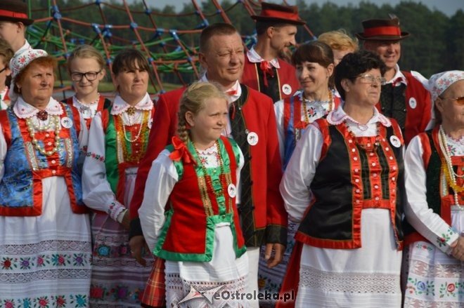 Światowy Zlot Młodzieży Kurpiowskiej - rekord Guinnessa [24.07.2016] - zdjęcie #18 - eOstroleka.pl
