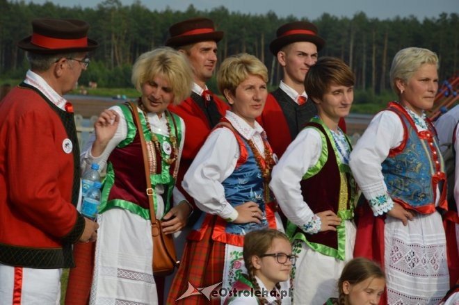 Światowy Zlot Młodzieży Kurpiowskiej - rekord Guinnessa [24.07.2016] - zdjęcie #14 - eOstroleka.pl