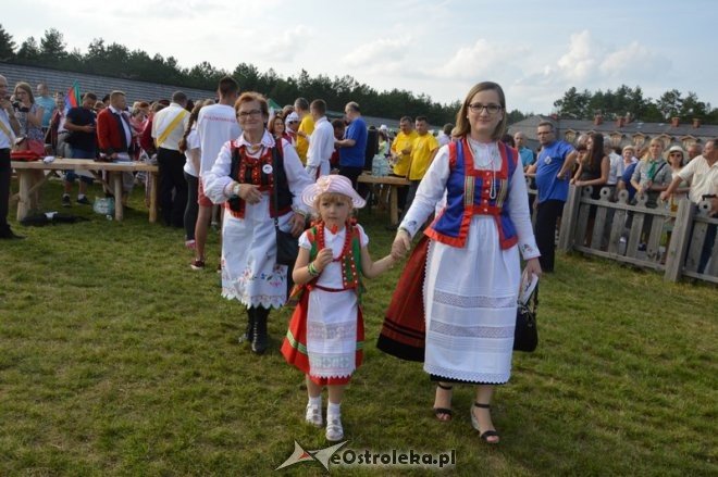 Światowy Zlot Młodzieży Kurpiowskiej - rekord Guinnessa [24.07.2016] - zdjęcie #6 - eOstroleka.pl