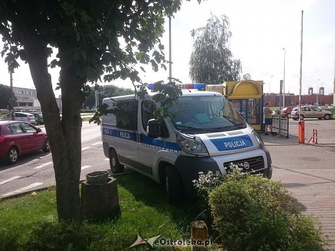 Ostrołęka: Strażacka interwencja w bloku przy Gorbatowa [29.07.2016] - zdjęcie #4 - eOstroleka.pl