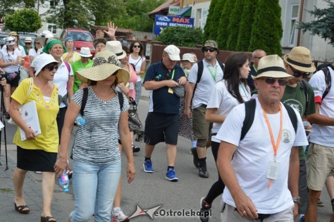 Pielgrzymi diecezji ełckiej odwiedzili Ostrołękę [31.07.2016] - zdjęcie #17 - eOstroleka.pl