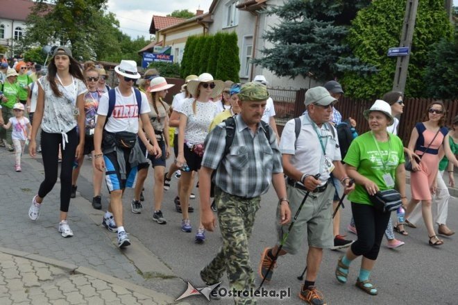 Pielgrzymi diecezji ełckiej odwiedzili Ostrołękę [31.07.2016] - zdjęcie #12 - eOstroleka.pl