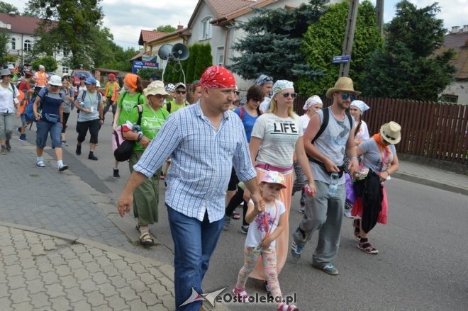 Pielgrzymi diecezji ełckiej odwiedzili Ostrołękę [31.07.2016] - zdjęcie #9 - eOstroleka.pl