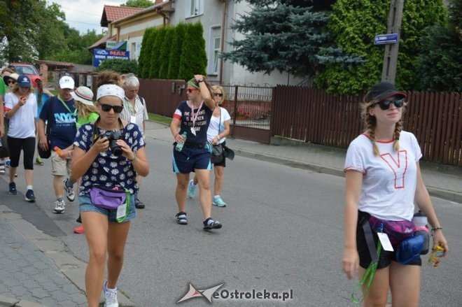 Pielgrzymi diecezji ełckiej odwiedzili Ostrołękę [31.07.2016] - zdjęcie #3 - eOstroleka.pl