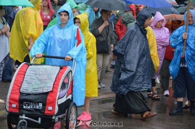Piesza Pielgrzymka Łomżyńska na Jasną Górę [01.08.2016] - zdjęcie #34 - eOstroleka.pl