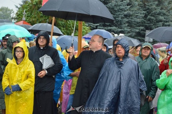 Piesza Pielgrzymka Łomżyńska na Jasną Górę [01.08.2016] - zdjęcie #30 - eOstroleka.pl