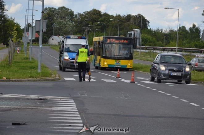 Wypadek na skrzyżowaniu ulic Targowej i Kołobrzeskiej [02.08.2016] - zdjęcie #9 - eOstroleka.pl