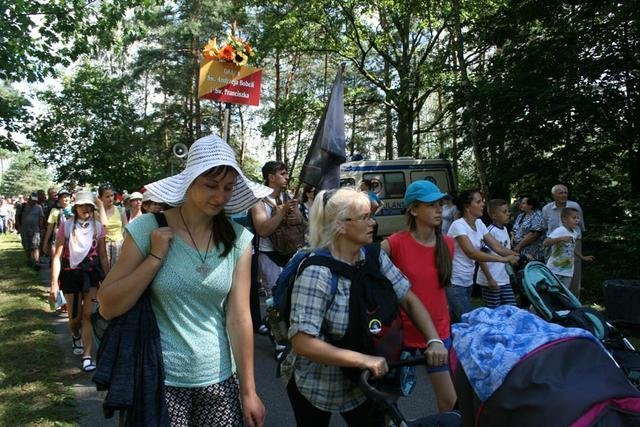 32. PPŁ na Jasną Górę - dzień pierwszy i drugi [03.08.2016] - zdjęcie #20 - eOstroleka.pl