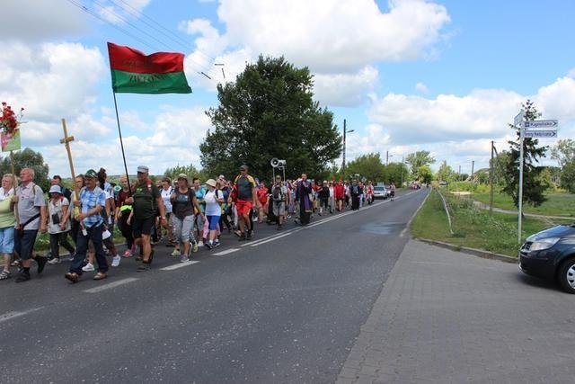 Półmetek Pieszej Pielgrzymki Łomżyńskiej [07.08.2016] - zdjęcie #1 - eOstroleka.pl