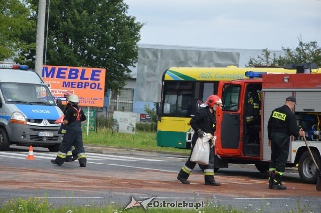 Kolejny wypadek na skrzyżowaniu Bohaterów Westerplatte i Kołobrzeskiej [09.08.2016] - zdjęcie #3 - eOstroleka.pl