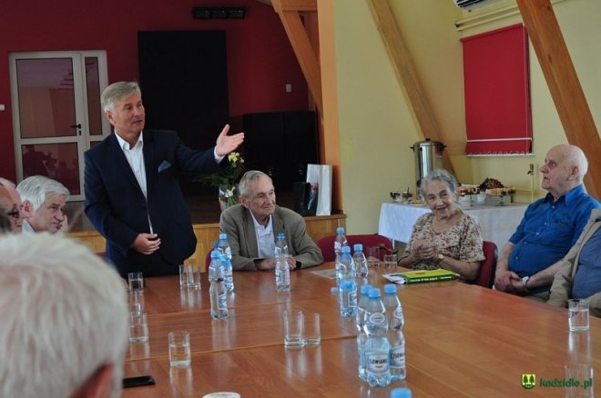 Spotkanie z profesorem Henrykiem Samsonowiczem w Długosiodle [09.08.2016] - zdjęcie #4 - eOstroleka.pl