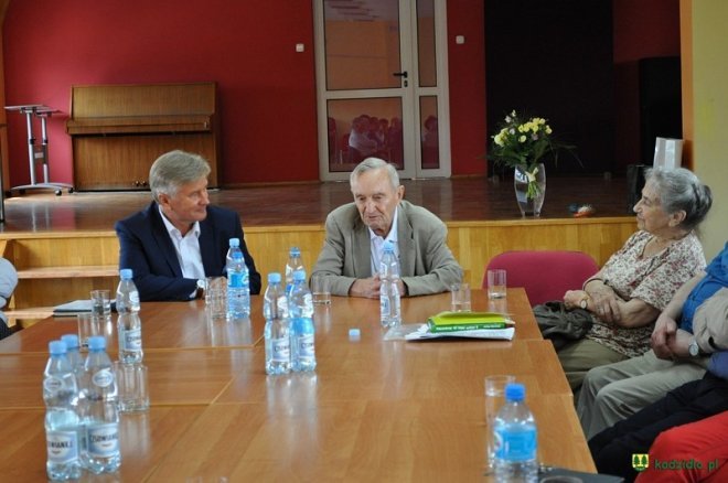 Spotkanie z profesorem Henrykiem Samsonowiczem w Długosiodle [09.08.2016] - zdjęcie #10 - eOstroleka.pl