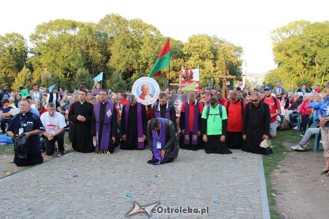 Piesza Pielgrzymka Łomżyńska już na Jasnej Górze [15.08.2016] - zdjęcie #17 - eOstroleka.pl