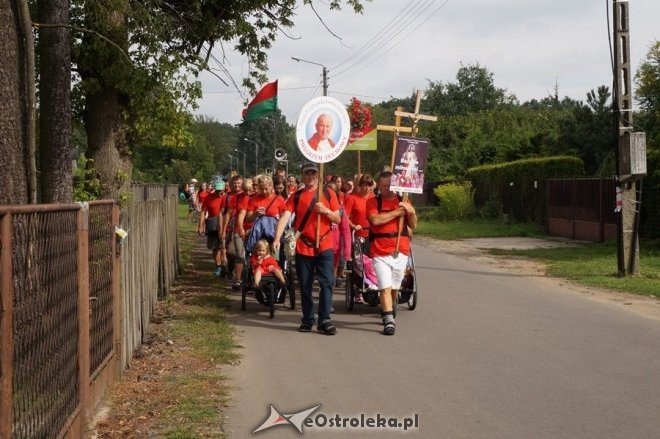 Piesza Pielgrzymka Łomżyńska już na Jasnej Górze [15.08.2016] - zdjęcie #14 - eOstroleka.pl