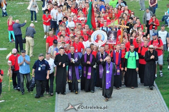 Piesza Pielgrzymka Łomżyńska już na Jasnej Górze [15.08.2016] - zdjęcie #9 - eOstroleka.pl