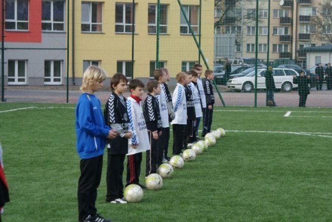 Oficjalne otwarcie Orlika przy SP 6 (27.11.09) - zdjęcie #91 - eOstroleka.pl