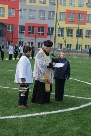 Oficjalne otwarcie Orlika przy SP 6 (27.11.09) - zdjęcie #88 - eOstroleka.pl