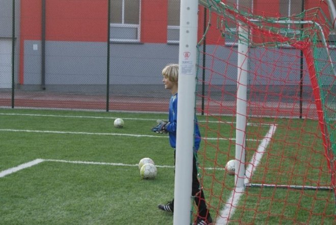 Oficjalne otwarcie Orlika przy SP 6 (27.11.09) - zdjęcie #7 - eOstroleka.pl