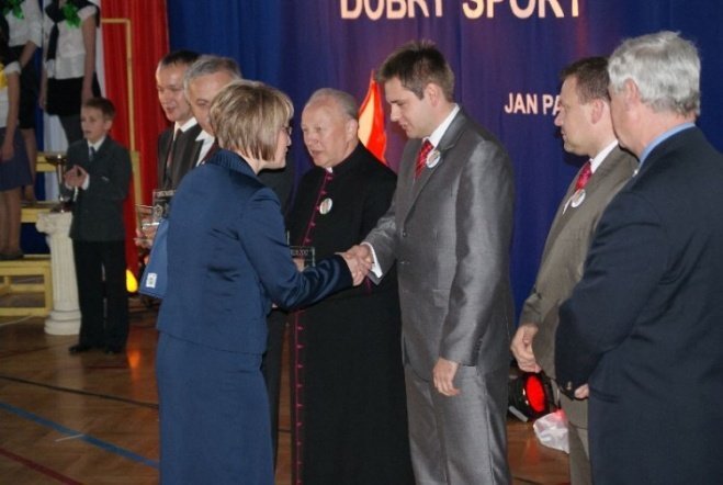 Oficjalne otwarcie Orlika przy SP 6 (27.11.09) - zdjęcie #68 - eOstroleka.pl