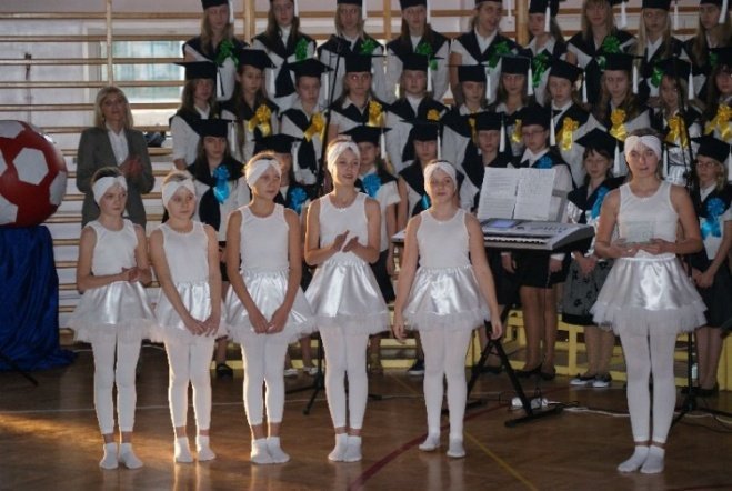 Oficjalne otwarcie Orlika przy SP 6 (27.11.09) - zdjęcie #67 - eOstroleka.pl