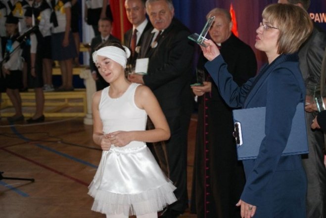 Oficjalne otwarcie Orlika przy SP 6 (27.11.09) - zdjęcie #65 - eOstroleka.pl