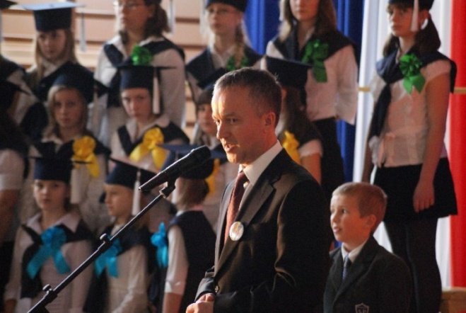 Oficjalne otwarcie Orlika przy SP 6 (27.11.09) - zdjęcie #63 - eOstroleka.pl