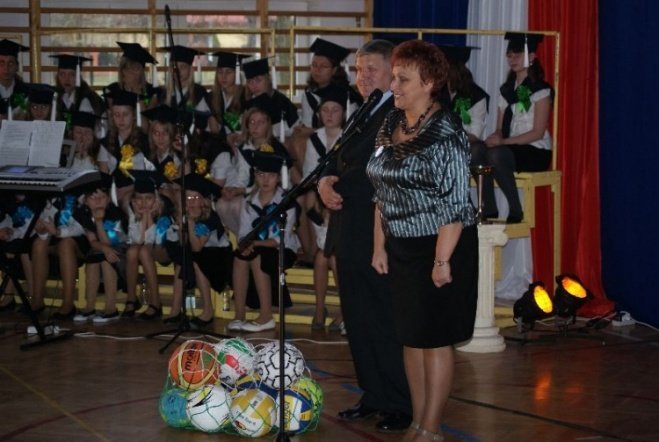 Oficjalne otwarcie Orlika przy SP 6 (27.11.09) - zdjęcie #53 - eOstroleka.pl