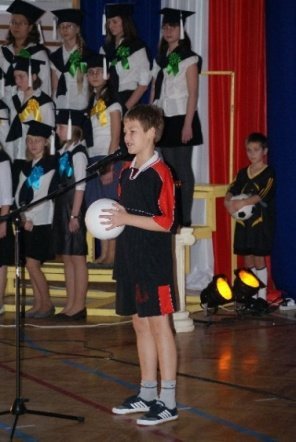 Oficjalne otwarcie Orlika przy SP 6 (27.11.09) - zdjęcie #45 - eOstroleka.pl