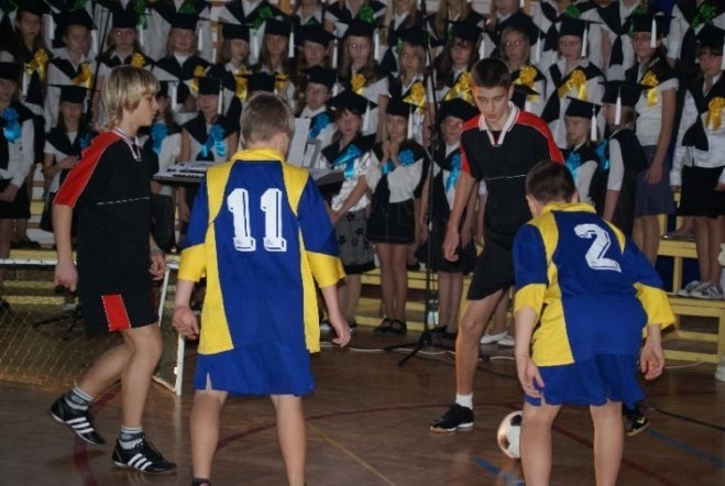 Oficjalne otwarcie Orlika przy SP 6 (27.11.09) - zdjęcie #32 - eOstroleka.pl