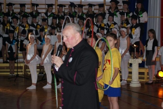 Oficjalne otwarcie Orlika przy SP 6 (27.11.09) - zdjęcie #20 - eOstroleka.pl