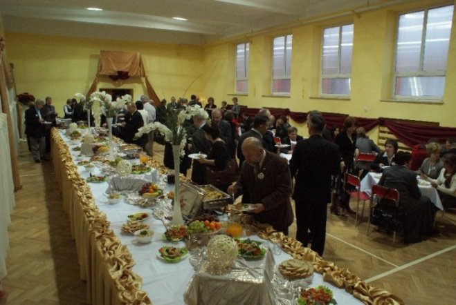 Oficjalne otwarcie Orlika przy SP 6 (27.11.09) - zdjęcie #19 - eOstroleka.pl