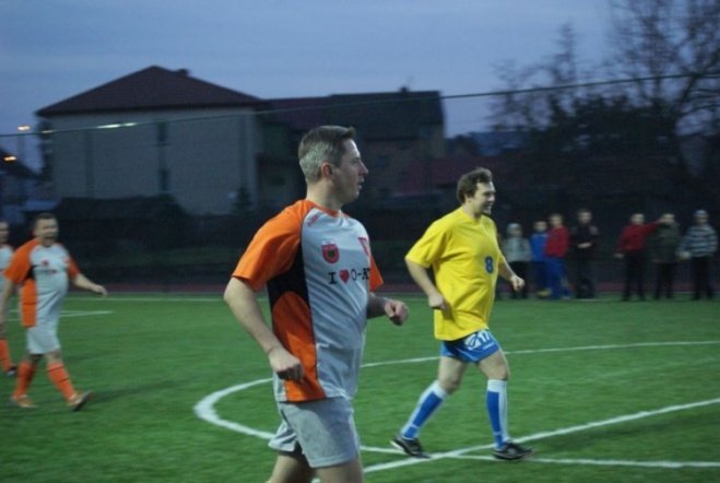 Oficjalne otwarcie Orlika przy SP 6 (27.11.09) - zdjęcie #16 - eOstroleka.pl