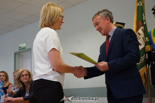 Uroczyste wręczenie awansów zawodowych dla nauczycieli z Ostrołęki [31.08.2016] - zdjęcie #53 - eOstroleka.pl
