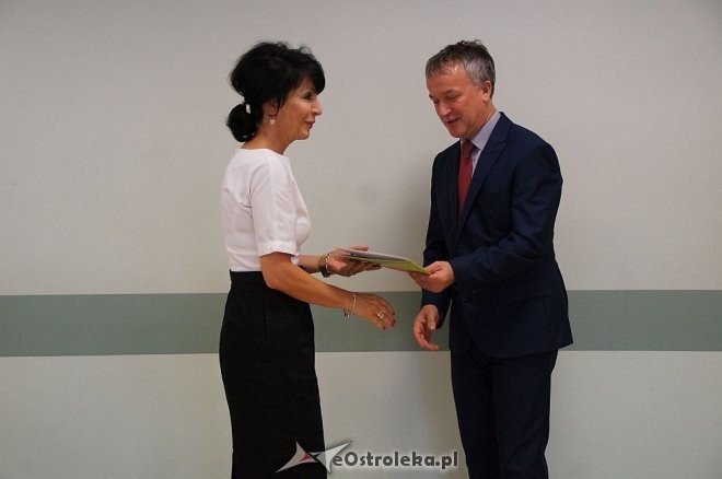 Uroczyste wręczenie awansów zawodowych dla nauczycieli z Ostrołęki [31.08.2016] - zdjęcie #12 - eOstroleka.pl