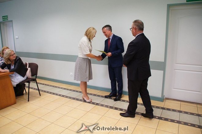 Uroczyste wręczenie awansów zawodowych dla nauczycieli z Ostrołęki [31.08.2016] - zdjęcie #10 - eOstroleka.pl