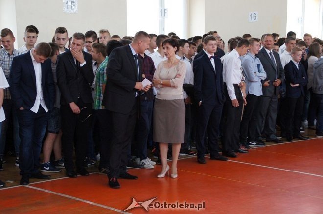 Rozpoczęcie roku szkolnego w ostrołęckich szkołach [01.09.2016] - zdjęcie #5 - eOstroleka.pl