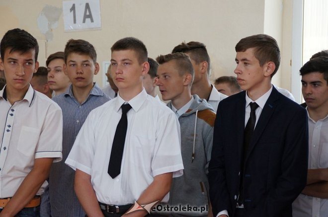 Rozpoczęcie roku szkolnego w ostrołęckich szkołach [01.09.2016] - zdjęcie #11 - eOstroleka.pl