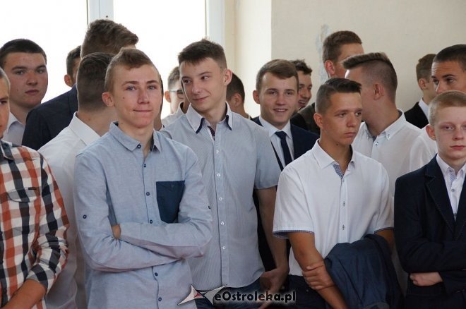 Rozpoczęcie roku szkolnego w ostrołęckich szkołach [01.09.2016] - zdjęcie #21 - eOstroleka.pl