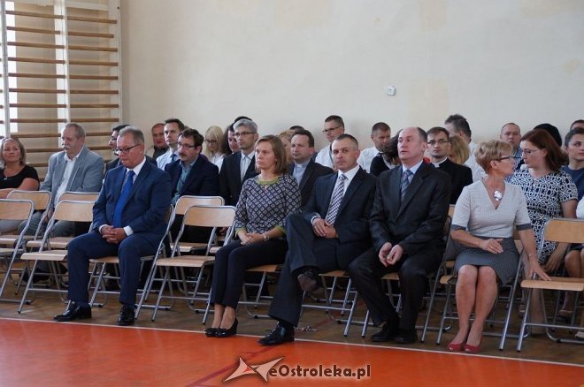 Rozpoczęcie roku szkolnego w ostrołęckich szkołach [01.09.2016] - zdjęcie #41 - eOstroleka.pl