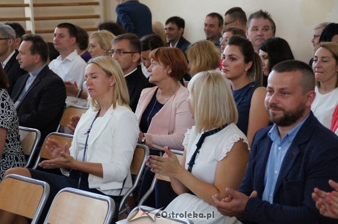 Rozpoczęcie roku szkolnego w ostrołęckich szkołach [01.09.2016] - zdjęcie #45 - eOstroleka.pl