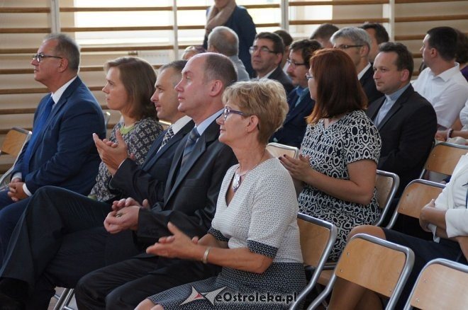 Rozpoczęcie roku szkolnego w ostrołęckich szkołach [01.09.2016] - zdjęcie #46 - eOstroleka.pl