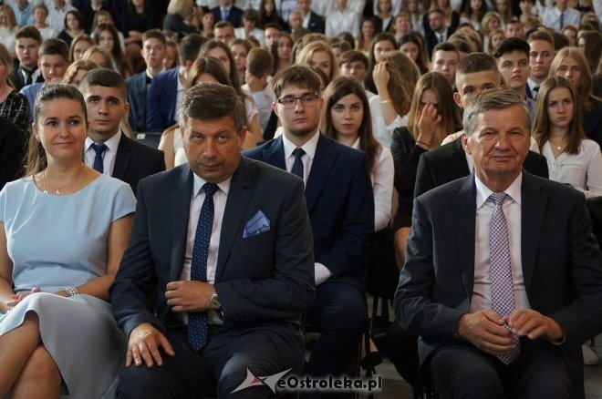 Rozpoczęcie roku szkolnego w ostrołęckich szkołach [01.09.2016] - zdjęcie #106 - eOstroleka.pl