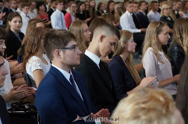 Rozpoczęcie roku szkolnego w ostrołęckich szkołach [01.09.2016] - zdjęcie #110 - eOstroleka.pl