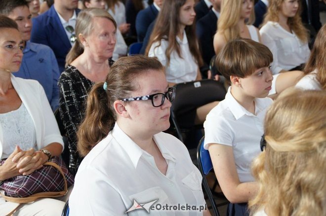 Rozpoczęcie roku szkolnego w ostrołęckich szkołach [01.09.2016] - zdjęcie #118 - eOstroleka.pl