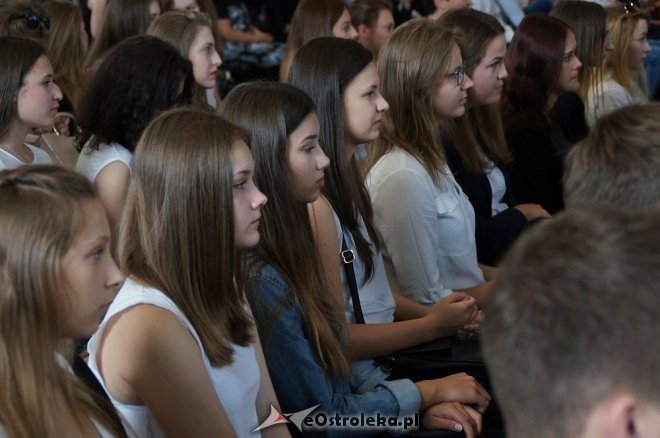 Rozpoczęcie roku szkolnego w ostrołęckich szkołach [01.09.2016] - zdjęcie #138 - eOstroleka.pl