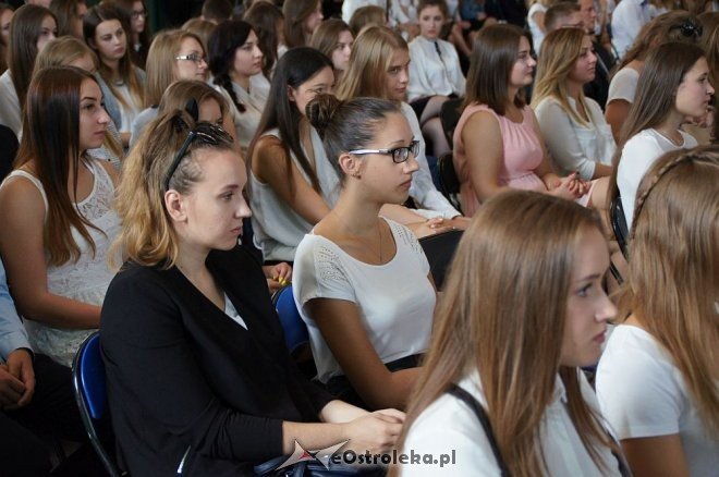Rozpoczęcie roku szkolnego w ostrołęckich szkołach [01.09.2016] - zdjęcie #142 - eOstroleka.pl