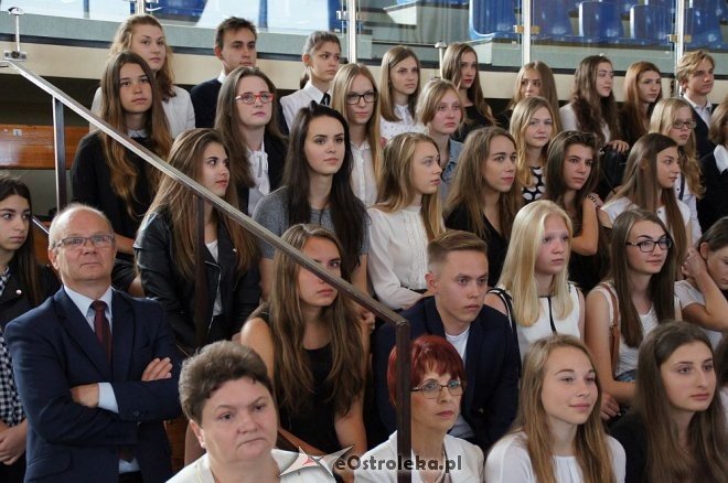 Rozpoczęcie roku szkolnego w ostrołęckich szkołach [01.09.2016] - zdjęcie #174 - eOstroleka.pl