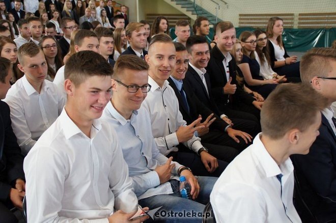 Rozpoczęcie roku szkolnego w ostrołęckich szkołach [01.09.2016] - zdjęcie #186 - eOstroleka.pl